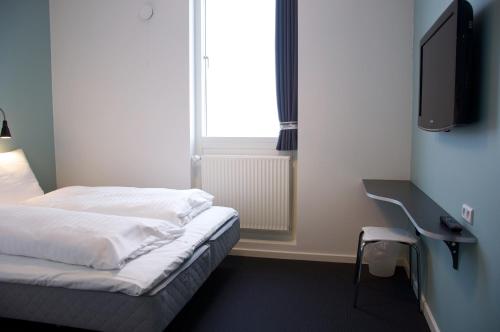 Motel X - image 10