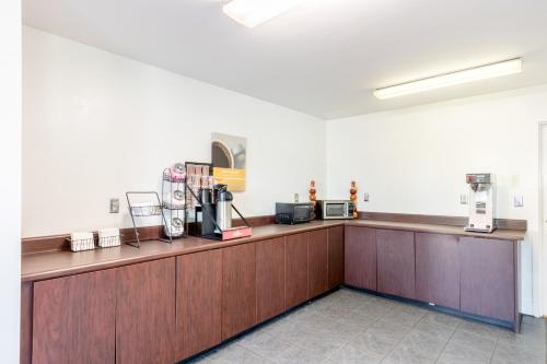 Motel 6-Pooler GA - Savannah Airport - image 4