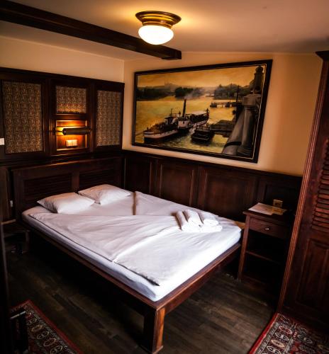 Boat Hotel Matylda - image 8