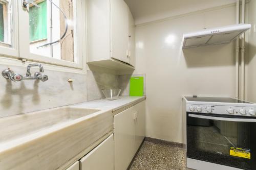 Victoria Queens Paradise Apartments, Athens (photo 3)