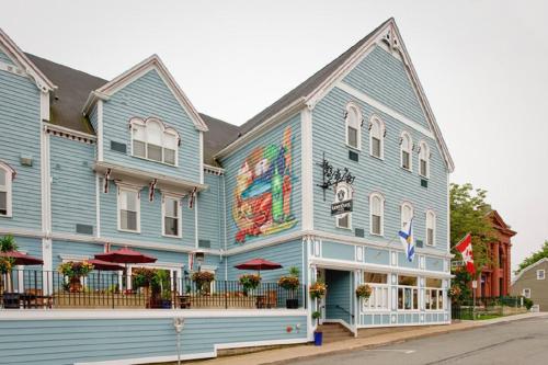 Lunenburg Arms Hotel