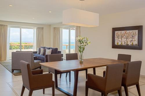 納亞里特海濱維拉斯大酒店 (Grand Velas Riviera Nayarit) in 新巴利亞塔