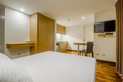 Salcedo Suites Image 7
