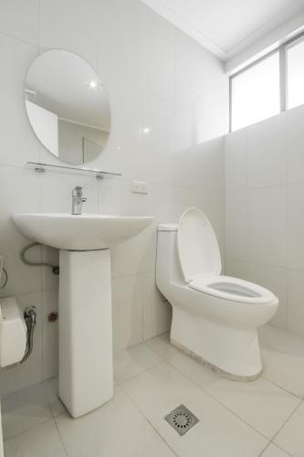 Salcedo Suites Image 10