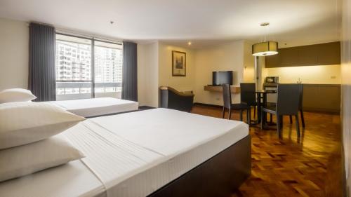 Salcedo Suites Image 11