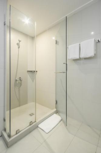 Salcedo Suites Image 12