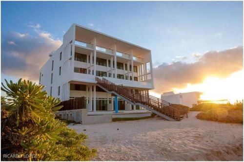 Beachfront Villa Solarium Garden House 1
