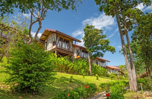 Garden, Alama Sea Village Resort in Koh Lanta