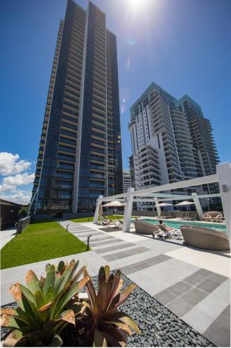 HomePlus Premier Apartments at 2663 Gold Coast Hwy, Broadbeach