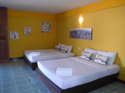 room detail thumbnail 1