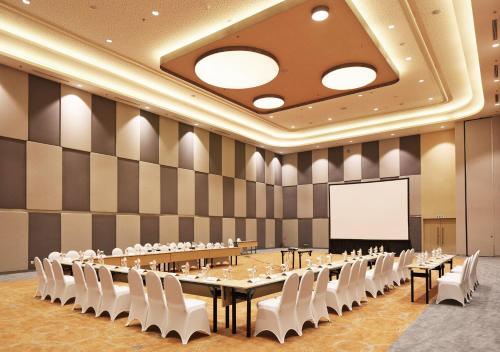 HARRIS Hotel & Conventions Bekasi