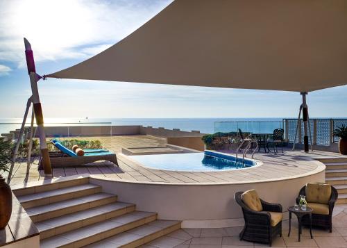 Opera King Suite with exclusive rooftop swimming pool and terrace