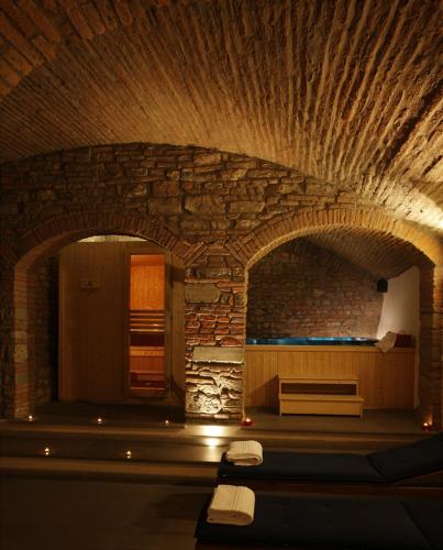 Pezsgőfürdő, Borghese Palace Art Hotel near Palazzo Vecchio