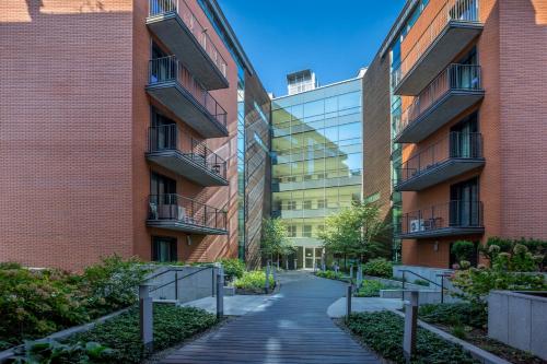 Friendhouse Apartments Angel City - main image