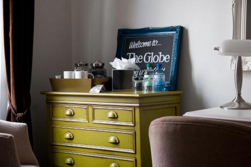 The Globe - image 11