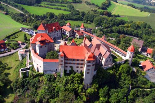 Schlosshotel Harburg - Hotel