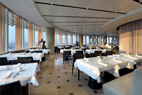 Eurostars Torre Sevilla - image 11