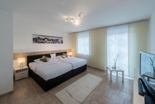 WN Rooms - image 11