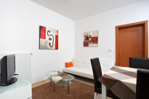 Apartments Tisno - image 4