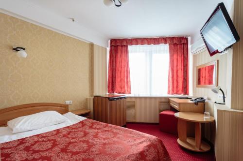 Tourist Hotel Complex Tourist Hotel Complex is conveniently located in the popular Dniprovskyj area. The property offers a high standard of service and amenities to suit the individual needs of all travelers. Service-minde