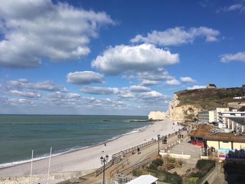 Le Noroit vue sur mer in Etretat