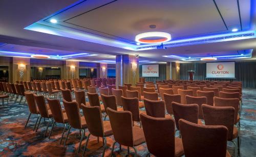 Clayton Hotel Dublin Airport - image 12