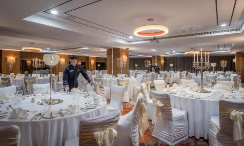 Clayton Hotel Dublin Airport - image 2