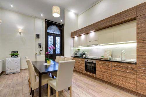 Real Apartments Klauzál - image 5