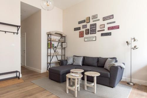 Cozy & Bright Apartment - image 3