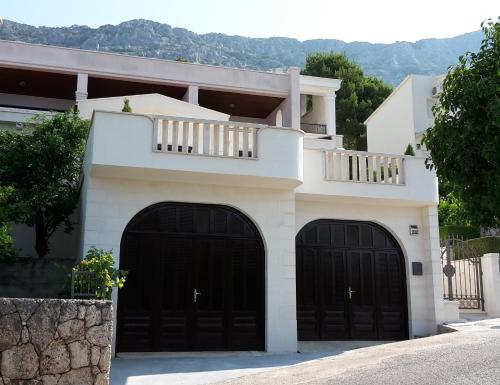 Guest house Fenix Brela 1