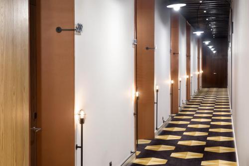 One Shot Tabakalera House - image 3