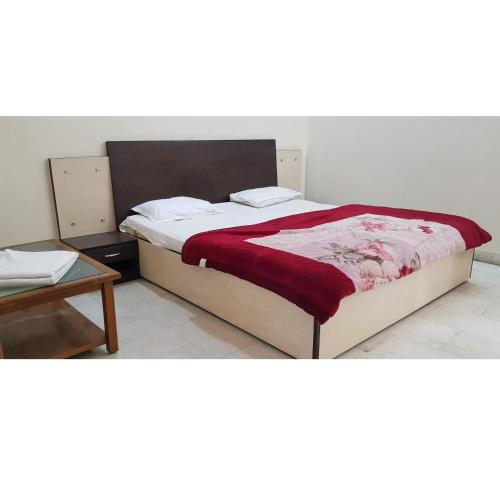 Lavish rooms with amazing views of Nakki Lake
