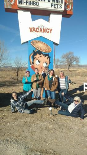 Stagecoach 66 Motel - image 4