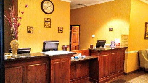 Astoria Hotel & Suites - Glendive