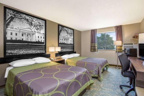 Foto - Super 8 by Wyndham Waldorf