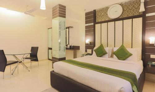 Hotel Apple Inn in วาปิ