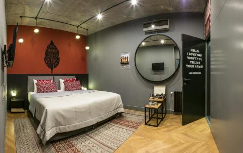 Design-hotel Rooms and Rumors - image 7