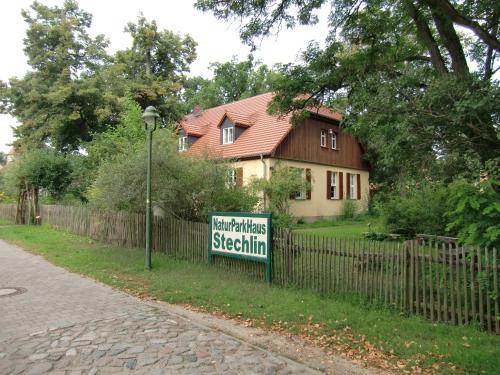 Tuvākā izklaides vieta, Hotel Zum Birkenhof in Großwoltersdorf