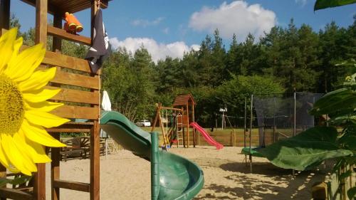 Spēļu laukums, Agro Breza- domki letniskowe in Lipusz