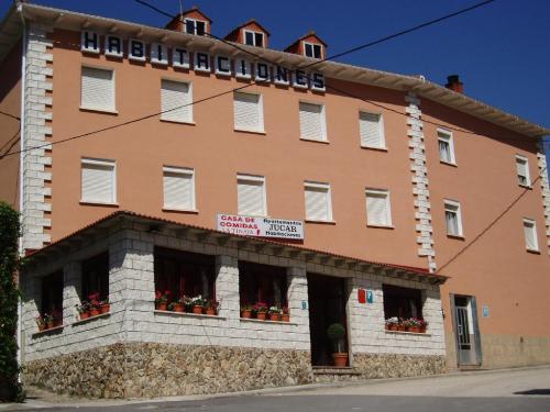  Apartamentos Jucar -  Rural, Pension in Tragacete bei Huélamo