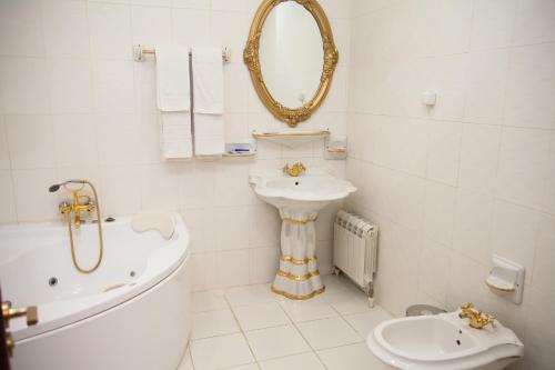 Park Hotel Paustovskij - image 7