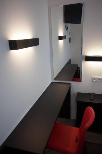 Hotel Lois - image 7