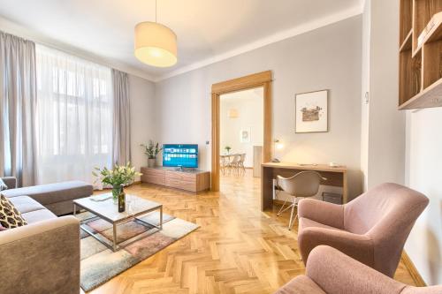 Spacious And Bright Apartment Dusni 13 - image 2