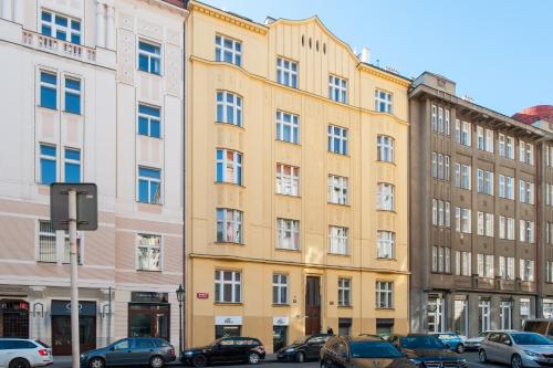 Spacious And Bright Apartment Dusni 13 - image 3