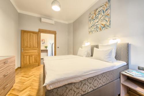Spacious And Bright Apartment Dusni 13 - main image
