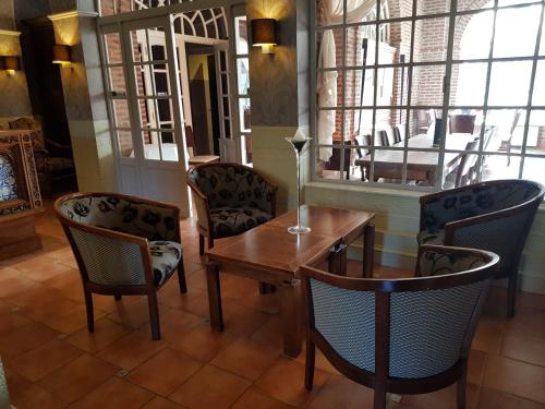 Pub/Lounge, LOGIS - Chateau de la Motte - Hotel & Restaurant in Liessies