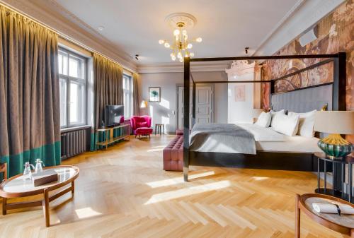132356663 Grand Poet Hotel and SPA by Semarah