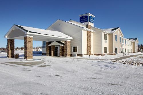 . Cobblestone Inn & Suites - Harvey