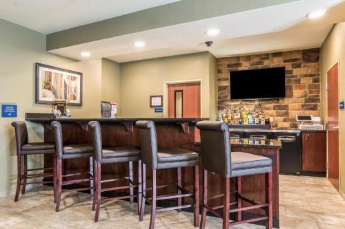 Cobblestone Hotel & Suites - Greenville - image 14