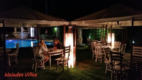 Restorāns, Naiades Villas in Paralia Niforeikon